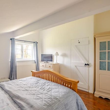 Rhos Y Bel Cottage Angelsey Llangadwaladr  エクステリア 写真