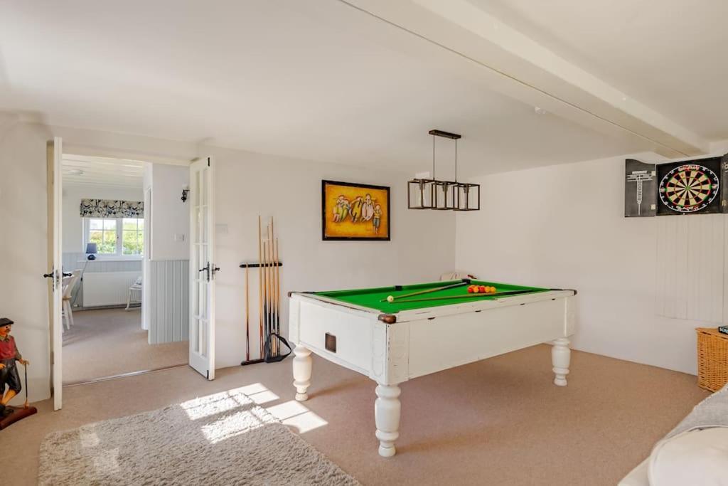 Rhos Y Bel Cottage Angelsey Llangadwaladr  エクステリア 写真