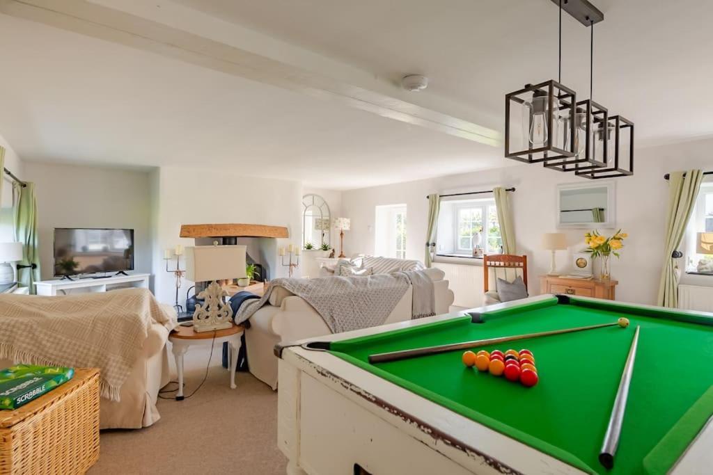 Rhos Y Bel Cottage Angelsey Llangadwaladr  エクステリア 写真