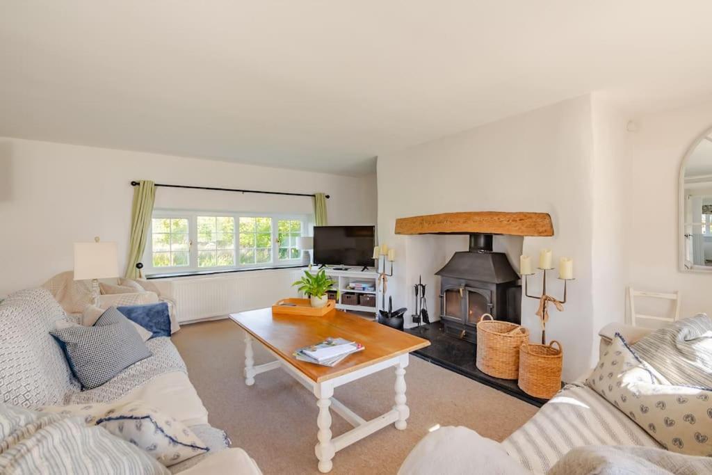 Rhos Y Bel Cottage Angelsey Llangadwaladr  エクステリア 写真