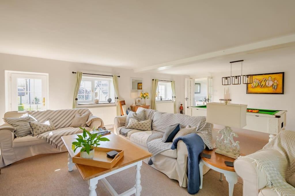 Rhos Y Bel Cottage Angelsey Llangadwaladr  エクステリア 写真