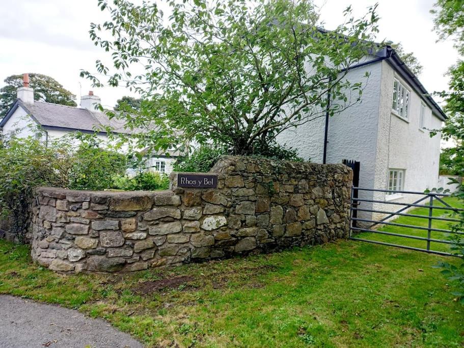 Rhos Y Bel Cottage Angelsey Llangadwaladr  エクステリア 写真